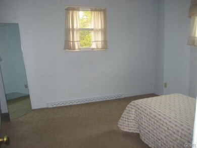 2737 Saxon St, Allentown, PA 18103 - photo 5