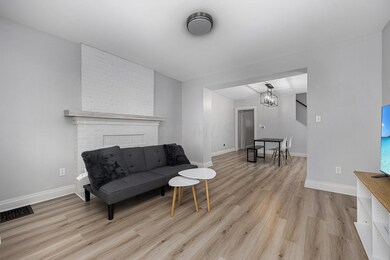1367 N 6th Street 051