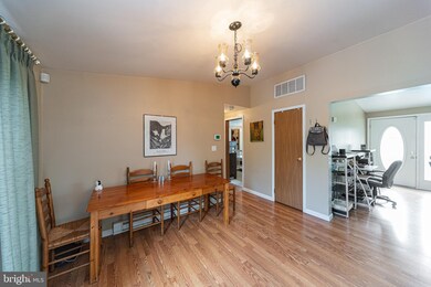 2921 Baltimore Ave, Halethorpe, MD 21227 - photo 6