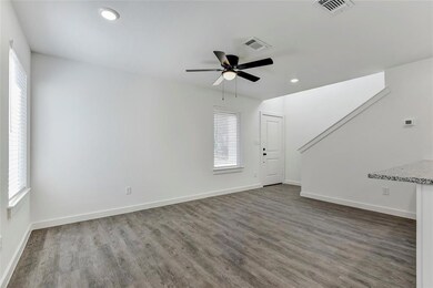 305 W Hull St, Denison, TX 75020 - photo 3