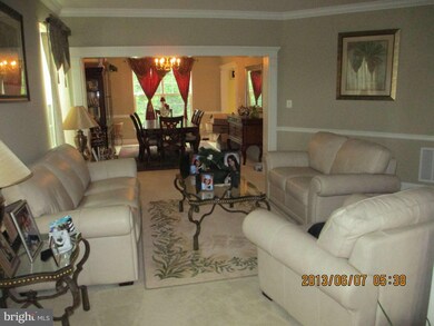 12331 Cherry Branch Dr, Clarksburg, MD 20871 - photo 3