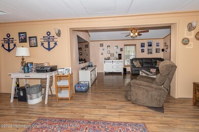 1215 mantle way-182