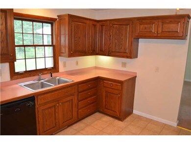 1263 Vinewood Dr, Columbus, OH 43229 - photo 3