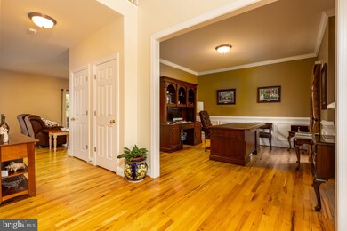 111 Julasar Dr, Winchester, VA 22602 - photo 6