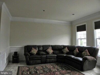 8177 Glade Bank Dr, Manassas, VA 20111 - photo 4