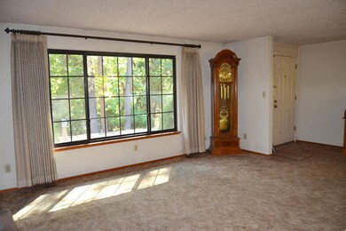 260 Honeycutt Dr, Grants Pass, OR 97526 - photo 4