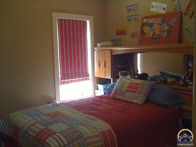 5033 SW Knudsen Rd, Topeka, KS 66610 - photo 4