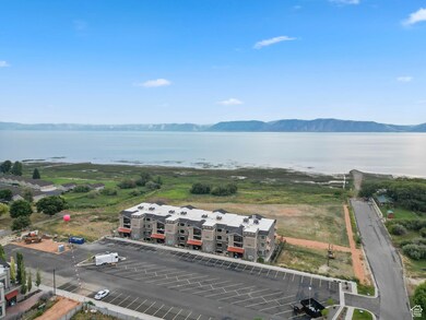 35 E 150 S unit 402C, Garden City, UT 84028 - photo 2