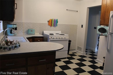 3251 Lynne Ave, Flint, MI 48506 - photo 7