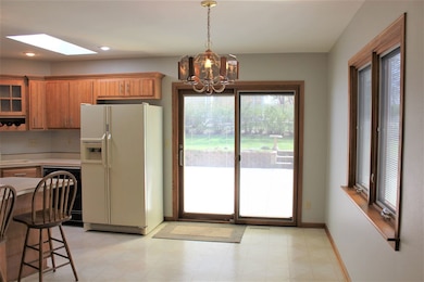 2315 Valley High Dr, Cedar Falls, IA 50613 - photo 3
