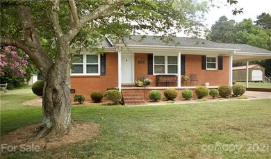 2020 Townview Dr, Kannapolis, NC 28081 - photo 3