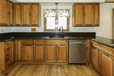 4001 SE 26th St, Des Moines, IA 50320 - photo 4