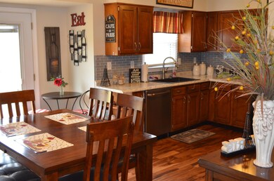 6203 Timmy Ct, Louisville, KY 40219 - photo 4