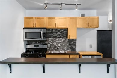 600 E 8th St unit 2M, Kansas City, MO 64106 - photo 4