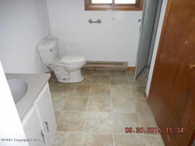 8551 Bumble Bee Way, Tobyhanna, PA 18466 - photo 6