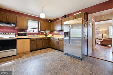557 Staufer Ct, Mount Joy, PA 17552 - photo 7