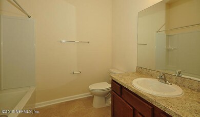 104Paloma_Bath2