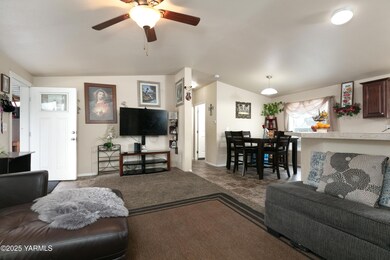 1201 W Washington Ave unit 15, Yakima, WA 98903 - photo 4