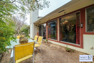 1404 Girard St, San Marcos, TX 78666 - photo 3