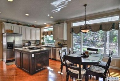 Large Gourmet Kitchen with Dining Nook