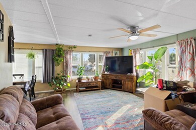 08-2205 Butterfield Rd-024