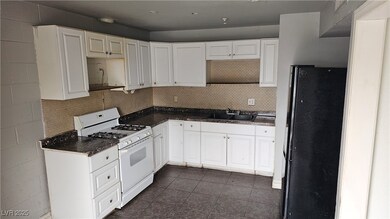 2525 Donna St unit L, North Las Vegas, NV 89030 - photo 2