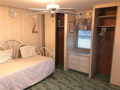 Guest bed room:  Welcome to the sunshine state. Tr