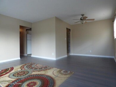 9411 Doewood Ln, Louisville, KY 40291 - photo 5