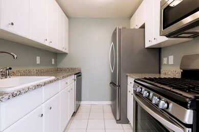 240 E 86th St unit 9-N, New York, NY 10028 - photo 2
