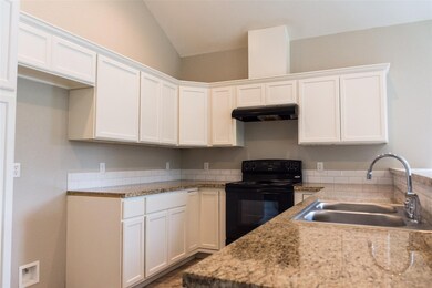 1606 W Willis St, Alvin, TX 77511 - photo 7