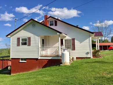 219 Loop Cir, Haysi, VA 24256 - photo 2