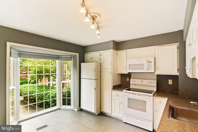 655 N Armistead St, Alexandria, VA 22312 - photo 4