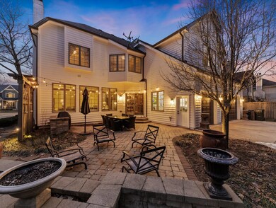 646 S Wright St, Naperville, IL 60540 - photo 4