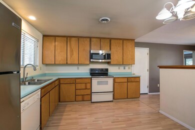 61365 Robin Hood Ln, Bend, OR 97702 - photo 7