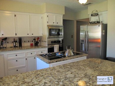 308 Oakridge Dr, San Marcos, TX 78666 - photo 6