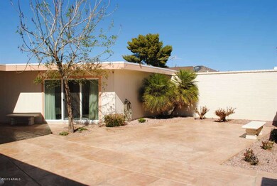 Desert Holly Front Courtyard 1