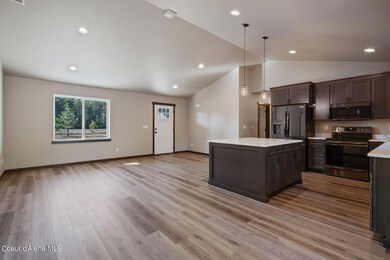 Payette-Gable-Expanded-KitchenEntryLivin