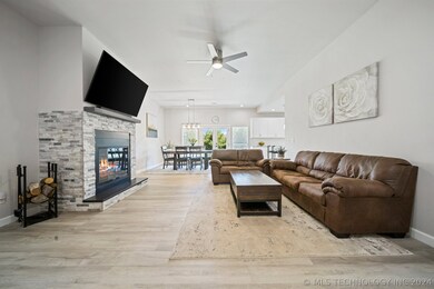 6493 S 209th West Ave, Sand Springs, OK 74063 - photo 6