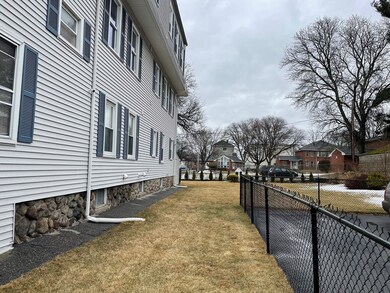 57 Vale St unit 2, Worcester, MA 01604 - photo 2