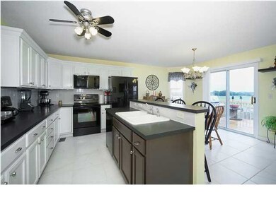 Immaculate kitchen