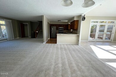 MCP_LvgRm_kitchen_sunroom