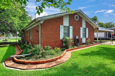 173 N Imperial Dr, Denison, TX 75020 - photo 4