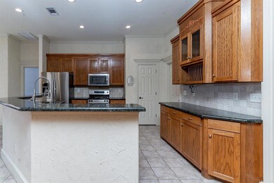 920 Crestview Dr, Bedford, TX 76021 - photo 5