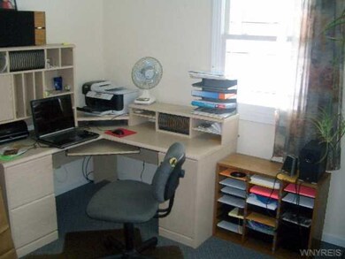 Studio/Study/Office COULD ALSO BE USED AS A BEDROO
