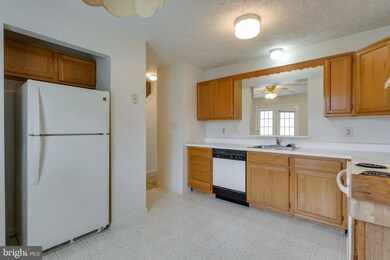 217 Georgetowne Ct, Stephens City, VA 22655 - photo 4