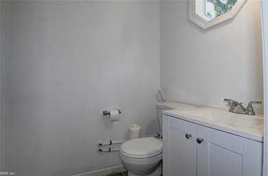 2404 Livesay Rd, Chesapeake, VA 23323 - photo 6