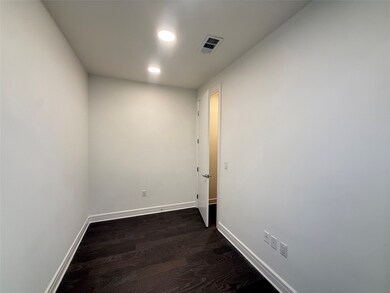 3300 Main St unit 3006, Houston, TX 77002 - photo 5