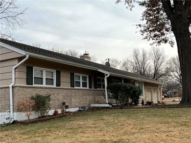 7301 Larsen Ln, Shawnee, KS 66203 - photo 4