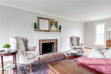 BIG SPACES FOR ENTERTAINING AND ENJOYING FAMILY TI
