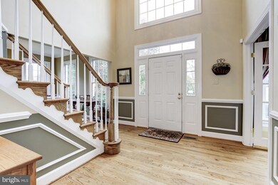 9609 Chathams Ford Dr, Vienna, VA 22182 - photo 3